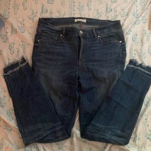 Medium wash frayed edges jeans